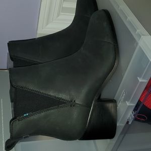 BLACK FRIDAY SALE! Toms Black Leather.  Chelsea Boots